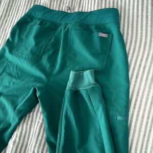 Figs high waist joggers forest green, size S